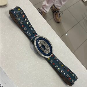 Save the queen belt xs 28-30